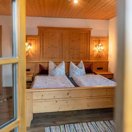 Haus Bayerland Διαμέρισμα Mittenwald